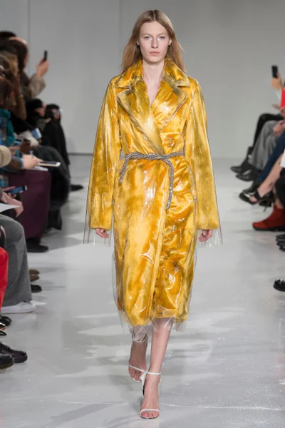 Look 24